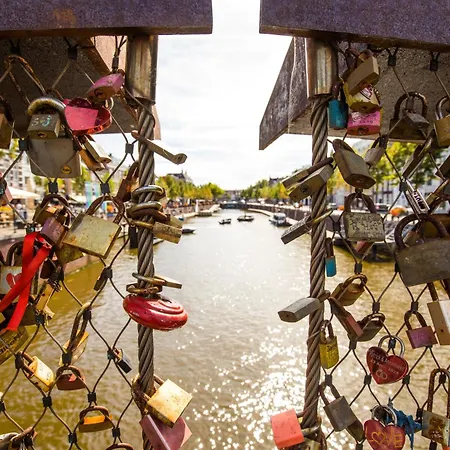 Modern In Raamsdonksveer