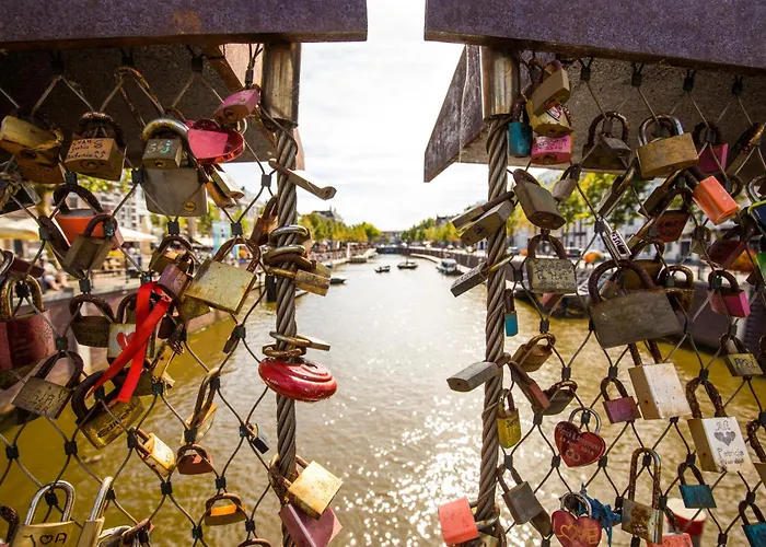 Modern In Raamsdonksveer