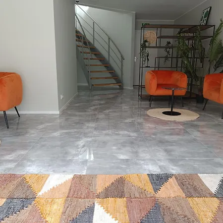 Modern In Raamsdonksveer